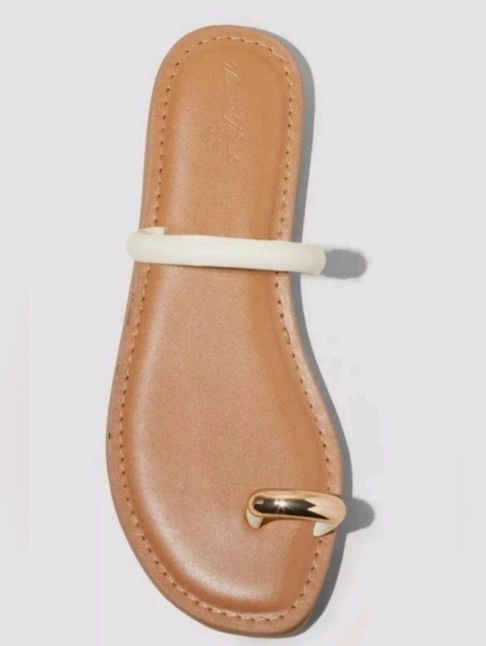 Universal Thread Women’s Slide Sandal White Strap and Gold Toe Ring Size 7.5